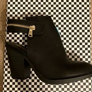 Black heeled booties